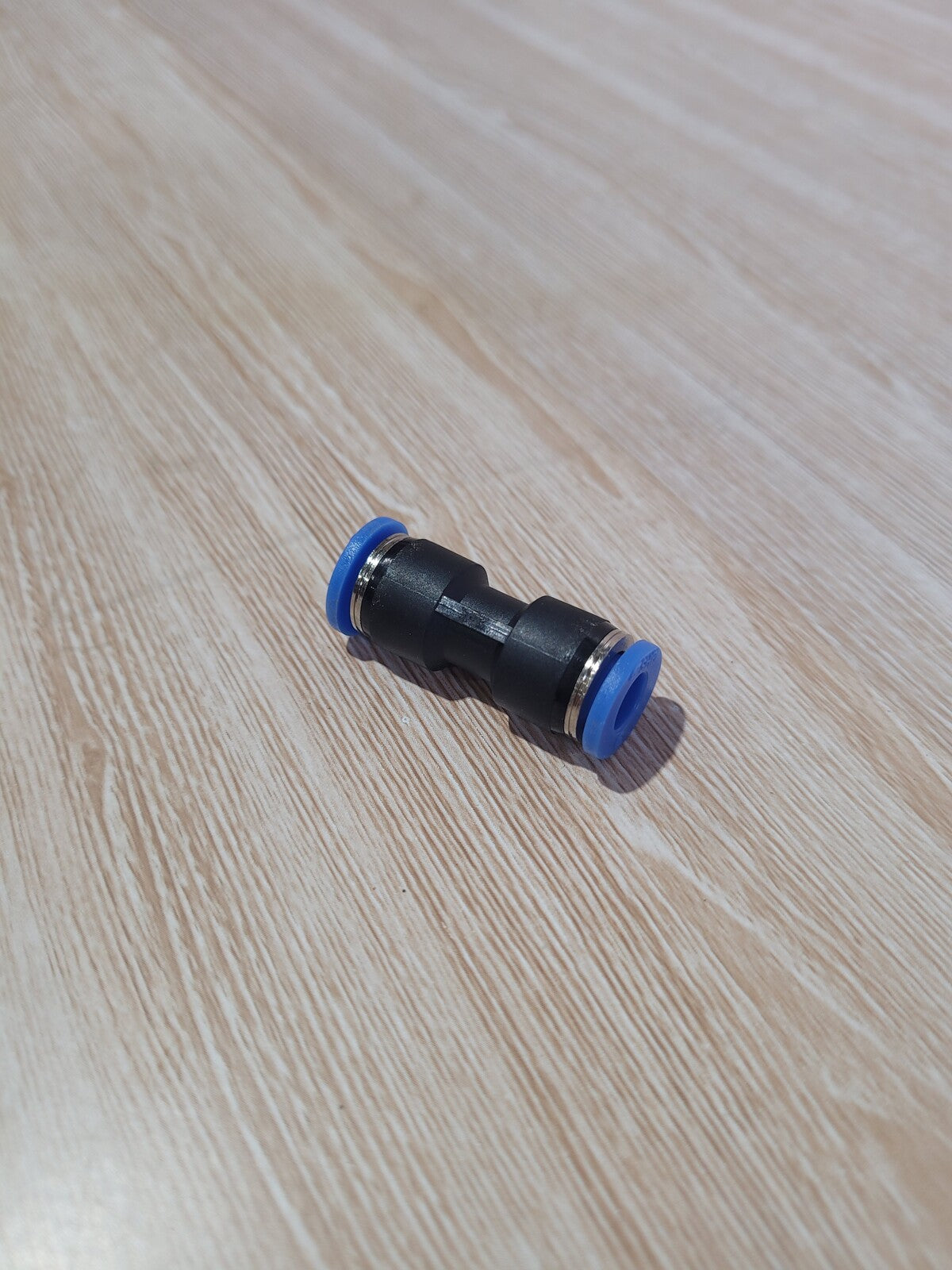 6mm female-female push fitting