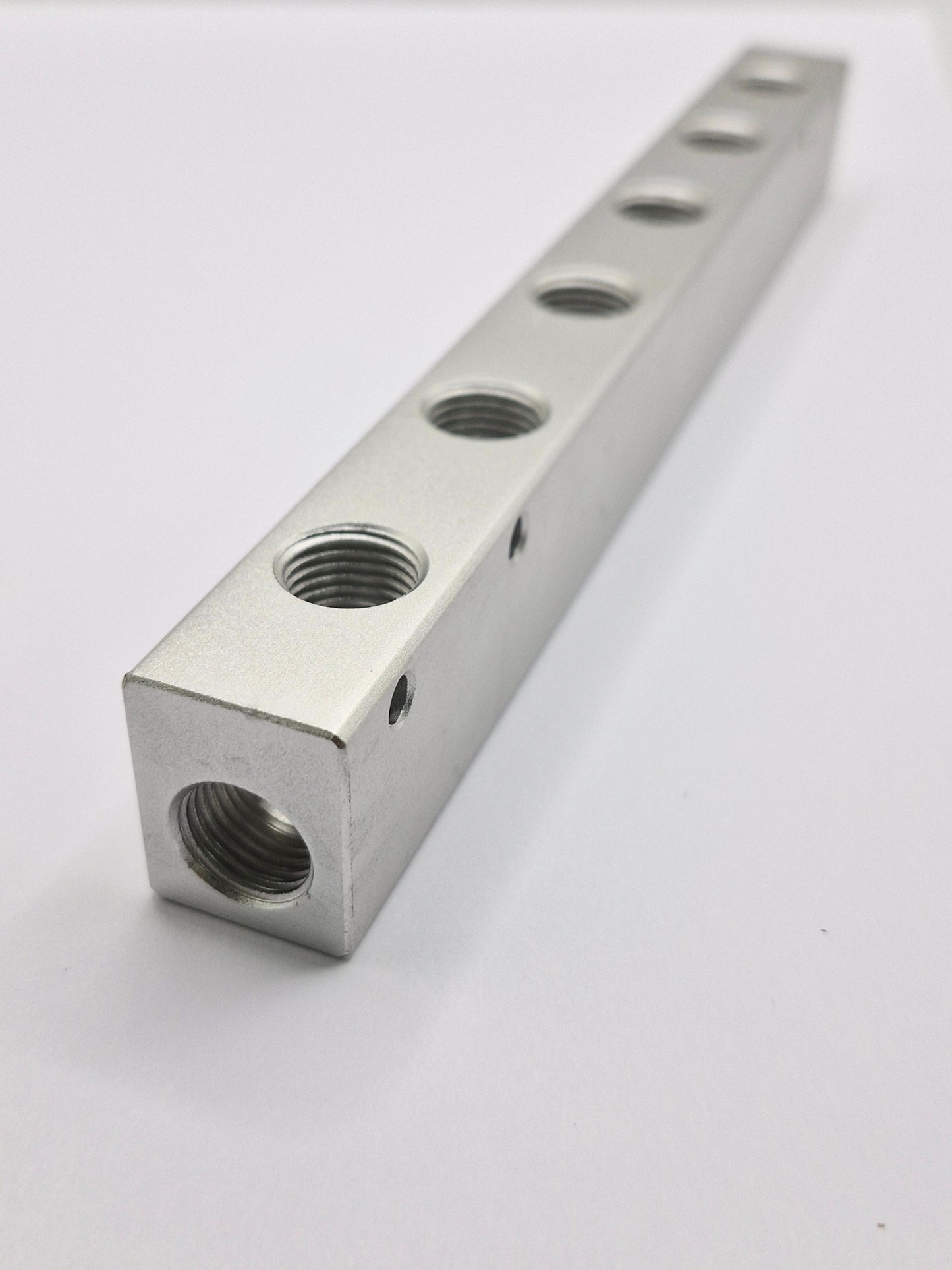 Air Manifold 8 Port 1-4'' BSP BARE