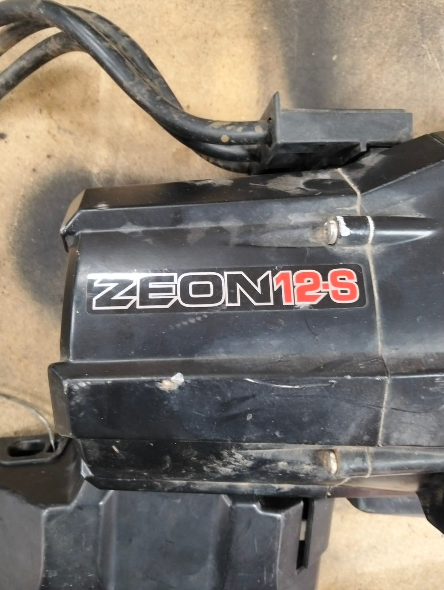 Warn Zeon 12-S - USED