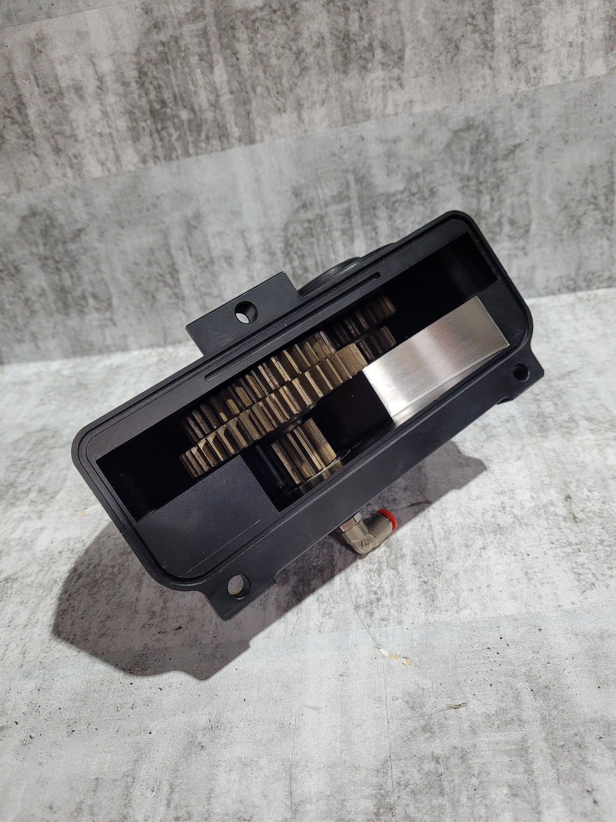 Kamo Oko Vidi 2 Speed Single Motor Top Hat